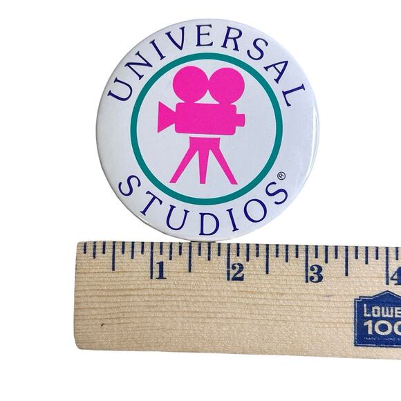 Vintage 1996 Universal Studios Pinback Button - Picture 6 of 11